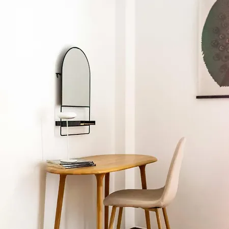 O&o Group - Eclectic Chic Thissio Apartment