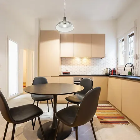 O&o Group - Eclectic Chic Thissio Apartment